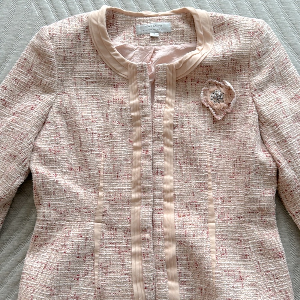 Tahari blazer